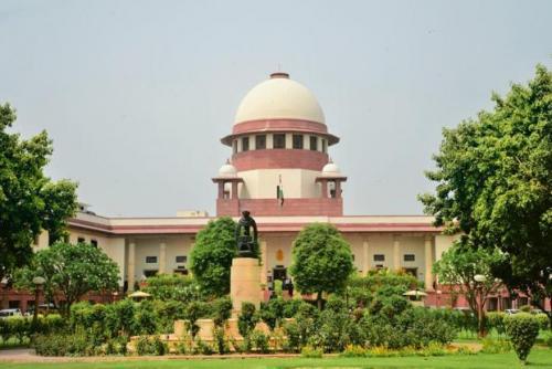 സംവരണം 50 ശതമാനം കടക്കാന് പാടില്ല; സുപ്രധാന വിധിയുമായി സുപ്രിംകോടതി സംവരണം 50 ശതമാനം കടക്കാന് പാടില്ല; സുപ്രധാന വിധിയുമായി സുപ്രിംകോടതി