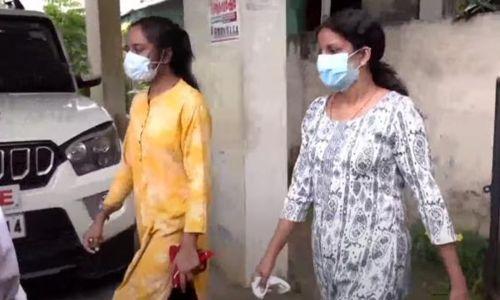 ദിയ കൃഷ്ണയുടെ സ്ഥാപനത്തിലെ തട്ടിപ്പ്: രണ്ട് മുന് ജീവനക്കാര് കീഴടങ്ങി ദിയ കൃഷ്ണയുടെ സ്ഥാപനത്തിലെ തട്ടിപ്പ്: രണ്ട് മുന് ജീവനക്കാര് കീഴടങ്ങി