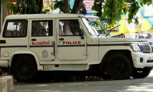 കൈക്കൂലി; പെരുവന്താനം പൊലീസ് സ്റ്റേഷനിലെ മൂന്ന് എസ് ഐമാര്ക്ക് സസ്പെൻഷൻ കൈക്കൂലി; പെരുവന്താനം പൊലീസ് സ്റ്റേഷനിലെ മൂന്ന് എസ് ഐമാര്ക്ക് സസ്പെൻഷൻ