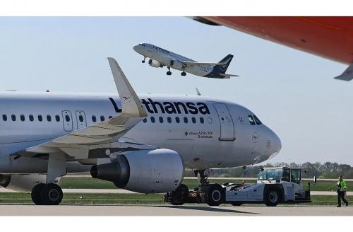 ഇന്ധനപ്രതിസന്ധി: 20,000 സർവീസുകൾ റദ്ദാക്കി ലുഫ്താൻസ; വ്യോമയാന മേഖലയിൽ കടുത്ത നിയന്ത്രണം