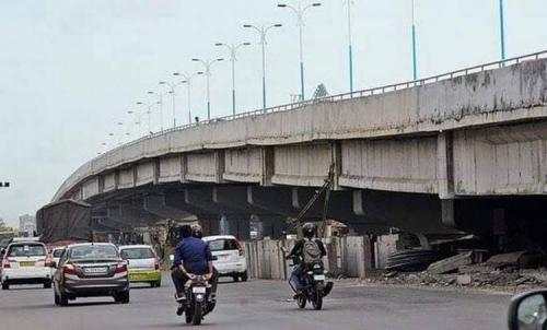 പാലാരിവട്ടം പാലം പൊളിച്ച് പണിയാൻ സംസ്ഥാന  സർക്കാരിന് സുപ്രീംകോടതിയുടെ അനുമതി
