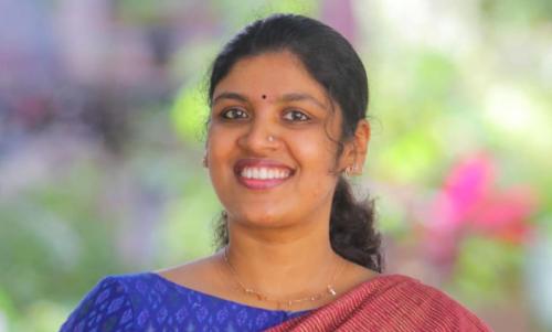 ചിന്ത ജെറോമിന്റെ ഡോക്ടറേറ്റ് പിൻവലിക്കണം; ചങ്ങമ്പുഴയുടെ കുടുംബം ചിന്ത ജെറോമിന്റെ ഡോക്ടറേറ്റ് പിൻവലിക്കണം; ചങ്ങമ്പുഴയുടെ കുടുംബം