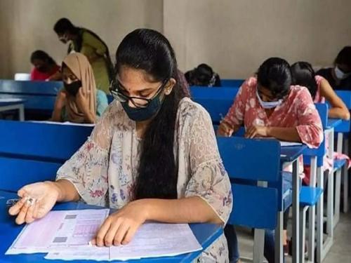 നീറ്റ് പരീക്ഷാ ഫലം പ്രഖ്യാപിച്ചു; മലയാളി ഉൾപ്പടെ മൂന്ന് പേർക്ക് ഒന്നാം റാങ്ക് നീറ്റ് പരീക്ഷാ ഫലം പ്രഖ്യാപിച്ചു; മലയാളി ഉൾപ്പടെ മൂന്ന് പേർക്ക് ഒന്നാം റാങ്ക്