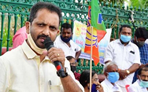 മുഖ്യമന്ത്രിയുടെ രാജി ആവശ്യപ്പെട്ട് സംസ്ഥാന വ്യപകമായി പ്രതിഷേധം മുഖ്യമന്ത്രിയുടെ രാജി ആവശ്യപ്പെട്ട് സംസ്ഥാന വ്യപകമായി പ്രതിഷേധം