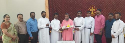 റൈറ്റ് റവറന്റ് എബ്രഹാം മാർ പൗലോസ് തിരുമേനിക്ക് സ്വീകരണം നല്കി റൈറ്റ് റവറന്റ് എബ്രഹാം മാർ പൗലോസ് തിരുമേനിക്ക് സ്വീകരണം നല്കി