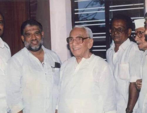 ടി.എച്ച് മുസ്തഫയുടെ നിര്യാണത്തിൽ അനുശോചിച്ചു ടി.എച്ച് മുസ്തഫയുടെ നിര്യാണത്തിൽ അനുശോചിച്ചു