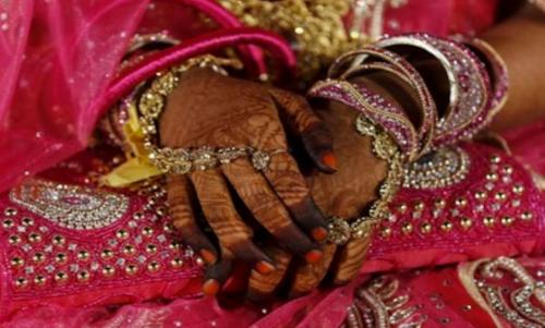 വീണ്ടും ശൈശവ വിവാഹം: മൂന്നാറില് ഇരുപത്തിയാറുകാരനെതിരെ പോക്സോ കേസ് വീണ്ടും ശൈശവ വിവാഹം: മൂന്നാറില് ഇരുപത്തിയാറുകാരനെതിരെ പോക്സോ കേസ്