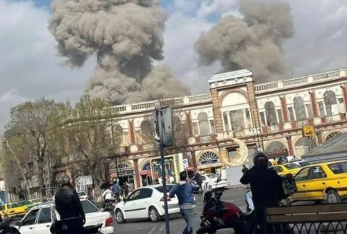 ഇറാനെതിരെ ഇസ്രായേലിന്റെ 'പ്രതിരോധ ആക്രമണം'; ടെഹ്റാനിൽ സ്ഫോടനങ്ങൾ