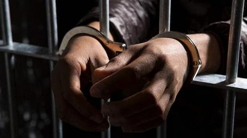 ദുബായിൽ പോലീസ് ചമഞ്ഞ് തട്ടിപ്പ്; 9,900 ദിർഹം കവർന്നു: അഞ്ച് ഏഷ്യക്കാർക്ക് ഒരു മാസം തടവും നാടുകടത്തലും