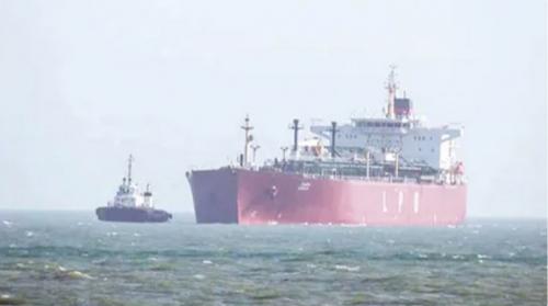 പാചകവാതക ക്ഷാമത്തിന് പരിഹാരം: എൽപിജിയുമായി 'ജഗ് വസന്ത്' ഗുജറാത്ത് തീരത്തെത്തി