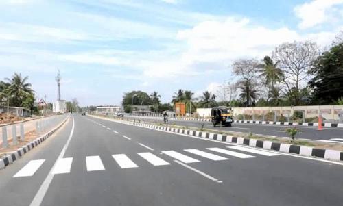 ദേശീയപാതകളിൽ ട്രാക്ക് തെറ്റിച്ച് വണ്ടിയോടിച്ചാൽ ഇനി പിഴ ദേശീയപാതകളിൽ ട്രാക്ക് തെറ്റിച്ച് വണ്ടിയോടിച്ചാൽ ഇനി പിഴ