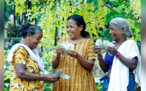 ഓണസമ്മാനം എത്തി: ക്ഷേമ പെൻഷൻ വിതരണം ഇന്നുമുതൽ ആരംഭിക്കുന്നു