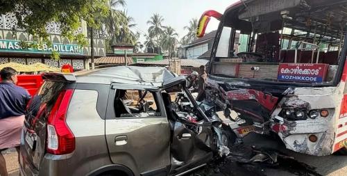 മൊറയൂരിൽ ബസും കാറും കൂട്ടിയിടിച്ച് മൂന്ന് പേർക്ക് ദാരുണാന്ത്യം