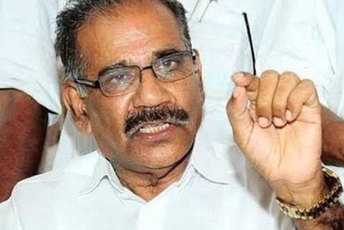 മുല്ലപ്പെരിയാറിലെ വിവാദ മരംമുറി ഉത്തരവ് മരവിപ്പിച്ചു മുല്ലപ്പെരിയാറിലെ വിവാദ മരംമുറി ഉത്തരവ് മരവിപ്പിച്ചു