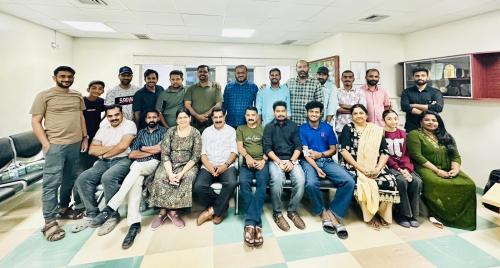 അടിയന്തര രക്തദാന ക്യാമ്പുമായി വോയ്‌സ് ഓഫ് ആലപ്പി; സൽമാനിയ ബ്ലഡ് ബാങ്കിൽ അൻപതോളം പേർ പങ്കെടുത്തു