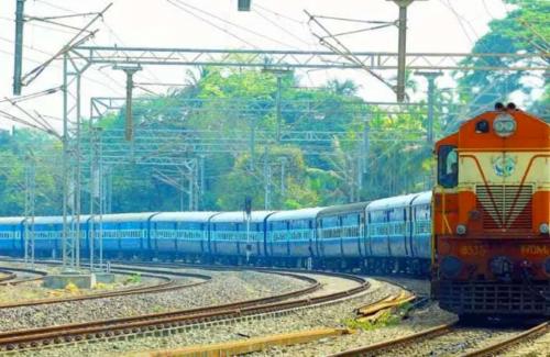 അറ്റകുറ്റപ്പണി; 4 ട്രെയിനുകള് പൂര്ണമായും 3 ട്രെയിനുകള് ഭാഗികമായും റദ്ദാക്കി അറ്റകുറ്റപ്പണി; 4 ട്രെയിനുകള് പൂര്ണമായും 3 ട്രെയിനുകള് ഭാഗികമായും റദ്ദാക്കി