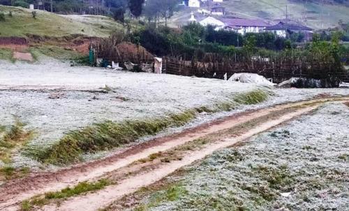 മൂന്നാറിൽ അതിശൈത്യം, താപനില മൂന്ന് ഡിഗ്രിയിൽ; വ്യാപകമായി മഞ്ഞുവീഴ്ച ; വിനോദസഞ്ചാരത്തിന് ഉണർവേകുന്നു