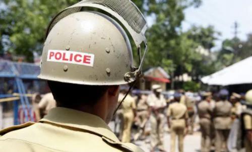 റിപ്പബ്ലിക് ദിനത്തിൽ കേരളത്തിൽ നിന്ന് 11 പോലീസ് ഉദ്യോഗസ്ഥർക്ക് രാഷ്ട്രപതിയുടെ മെഡൽ റിപ്പബ്ലിക് ദിനത്തിൽ കേരളത്തിൽ നിന്ന് 11 പോലീസ് ഉദ്യോഗസ്ഥർക്ക് രാഷ്ട്രപതിയുടെ മെഡൽ