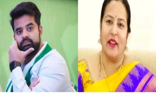 അതിജീവിതയെ സ്വാധീനിക്കാന് ശ്രമിച്ചു; പ്രജ്വല് രേവണ്ണയുടെ അമ്മയ്ക്ക് പോലീസ് നോട്ടീസ് അതിജീവിതയെ സ്വാധീനിക്കാന് ശ്രമിച്ചു; പ്രജ്വല് രേവണ്ണയുടെ അമ്മയ്ക്ക് പോലീസ് നോട്ടീസ്
