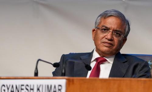 ചരിത്രത്തിലാദ്യം; മുഖ്യ തിരഞ്ഞെടുപ്പ് കമ്മീഷണറെ നീക്കാൻ പ്രതിപക്ഷത്തിന്റെ നീക്കം