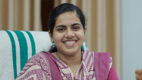 സി.പി.എം വനിതാ സ്ഥാനാർത്ഥി പട്ടിക: മൂന്ന് എം.എൽ.എമാർക്ക് മാത്രം സീറ്റ്; ആര്യ രാജേന്ദ്രൻ പട്ടികയിൽ