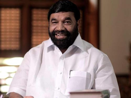 പാലാ ബിഷപ്സ് ഹൗസിലെത്തി മന്ത്രി വി.എൻ.വാസവൻ പാലാ ബിഷപ്സ് ഹൗസിലെത്തി മന്ത്രി വി.എൻ.വാസവൻ