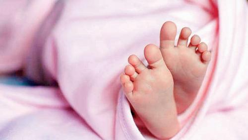 മെഴുകുതിരിയില്‍ നിന്ന് ബെഡ്ഷീറ്റിലേക്ക് തീപടര്‍ന്ന് പിഞ്ചുകുഞ്ഞ് മരിച്ചു
