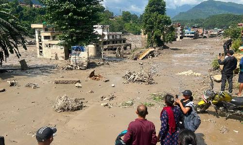 നേപ്പാളിൽ മിന്നൽപ്രളയം: എട്ട് മരണം; 105 ഇന്ത്യക്കാരടക്കം 384 പേരെ കാണാതായി