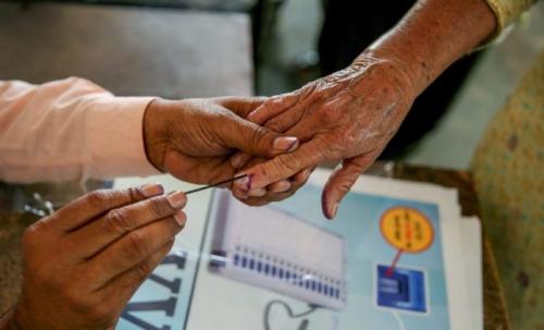 കേ​ര​ള​ത്തി​ൽ മേ​യ് ആ​ദ്യം  നി​യ​മ​സ​ഭ തെ​ര​ഞ്ഞെ​ടു​പ്പു ന​ട​ക്കും