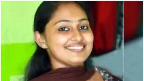 അമേരിക്കയിൽ മലയാളി നഴ്സിനെ 17 തവണ കുത്തിയശേഷം കാർ കയറ്റിക്കൊന്നു: ഭർത്താവ് അറസ്റ്റിൽ അമേരിക്കയിൽ മലയാളി നഴ്സിനെ 17 തവണ കുത്തിയശേഷം കാർ കയറ്റിക്കൊന്നു: ഭർത്താവ് അറസ്റ്റിൽ