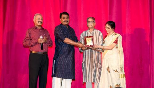 51 വർഷത്തെ പ്രവാസ ജീവിതം അവസാനിപ്പിച്ചു നാട്ടിലേക്ക് മടങ്ങുന്ന എ.വി. ബാലകൃഷ്ണന് കേരളീയ സമാജം യാത്രയയപ്പ് നൽകി
