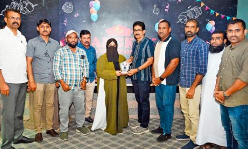 തസ്നി ബാനു താജുദ്ദീന് വെളിച്ചം വെളിയങ്കോട് ആദരവ് നൽകി തസ്നി ബാനു താജുദ്ദീന് വെളിച്ചം വെളിയങ്കോട് ആദരവ് നൽകി