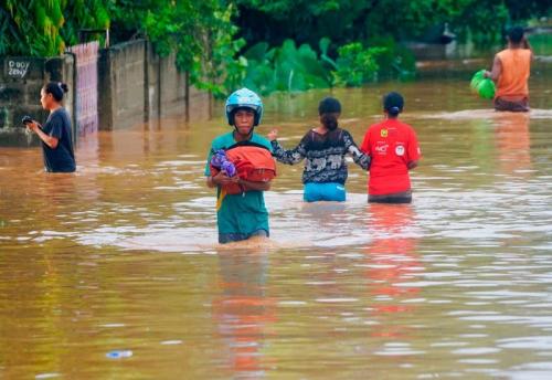 ഇന്തോനേഷ്യയിൽ മിന്നൽ പ്രളയം; 55 മരണം 44 പേരെ കാണാതായി