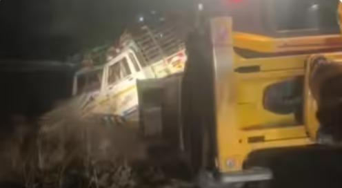 മധ്യപ്രദേശിൽ പിക്അപ്പ് എസ്‌യുവിയിലിടിച്ച് അപകടം; 15 തൊഴിലാളികൾക്ക് ദാരുണാന്ത്യം