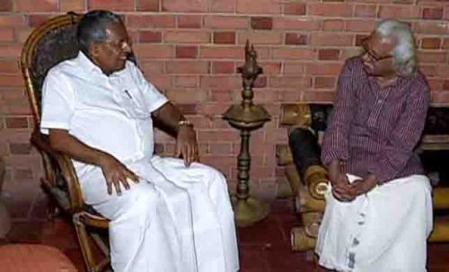 അടൂരിന് കേരളത്തിന്‍റെ പിന്തുണയുണ്ടെന്ന് മുഖ്യമന്ത്രി   