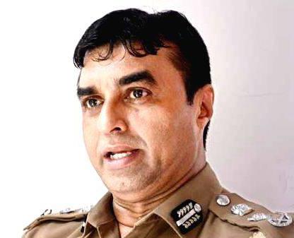 സുരക്ഷാവീഴ്ച; ലങ്കൻ പോലീസ് മേധാവിയെയും പ്രതിരോധ സെക്രട്ടറിയെയും അറസ്റ്റ് ചെയ്തു 