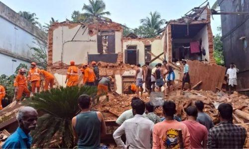 കൊടകരയിൽ വീട് ഇടിഞ്ഞു വൻ അപകടം; മൂന്ന് തൊഴിലാളികൾ മരിച്ചു കൊടകരയിൽ വീട് ഇടിഞ്ഞു വൻ അപകടം; മൂന്ന് തൊഴിലാളികൾ മരിച്ചു