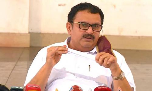നെടുമ്പാശ്ശേരി വിമാനത്താവളത്തിന് കരുണാകരന്റെ പേർ നൽകാമായിരുന്നുവെന്ന് കെ. മുരളീധരൻ നെടുമ്പാശ്ശേരി വിമാനത്താവളത്തിന് കരുണാകരന്റെ പേർ നൽകാമായിരുന്നുവെന്ന് കെ. മുരളീധരൻ