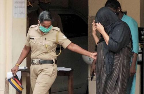 സ്വര്‍ണക്കടത്ത് കേസ്: തെളിവുകള്‍ ഉടന്‍ ഹാജരാക്കാത്തപക്ഷം പ്രതികള്‍ക്ക് ജാമ്യം നല്‍കേണ്ടിവരുമെന്ന് കോടതി