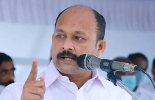 പൊലീസിനെ ഭീഷണിപ്പെടുത്തി ഫേസ്ബുക്ക് പോസ്റ്റ്; എറണാകുളം ഡിസിസി അധ്യക്ഷനെതിരെ കേസ് 