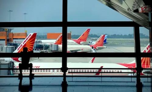 വികസന കുതിപ്പിലേക്ക് എയര് ഇന്ത്യ; 6,700 പൈലറ്റുമാരെ ആവശ്യമുണ്ട് വികസന കുതിപ്പിലേക്ക് എയര് ഇന്ത്യ; 6,700 പൈലറ്റുമാരെ ആവശ്യമുണ്ട്