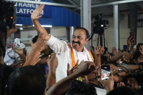 വി.ഡി. സതീശൻ തിങ്കളാഴ്ച കേരള മുഖ്യമന്ത്രിയായി സത്യപ്രതിജ്ഞ ചെയ്യും; ഇന്ന് തന്നെ ഗവർണറെ കാണും
