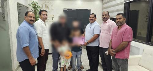 കണ്ണൂർ സ്വദേശിനിയും നാല് മക്കളും നാട്ടിലേക്ക് മടങ്ങി: വഴികാട്ടിയായി അൽ ഹിലാൽ ഹോസ്പിറ്റൽ ഗ്രൂപ്പും ബികെഎസ്എഫും