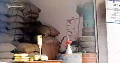 റേഷൻ വ്യാപാരികൾ പട്ടിണി സമരത്തിലേക്ക് റേഷൻ വ്യാപാരികൾ പട്ടിണി സമരത്തിലേക്ക്