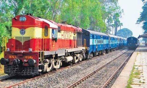 കാഞ്ഞങ്ങാട് ട്രെയിനുകൾക്ക് നേരെ കല്ലെറിഞ്ഞ സംഭവം; 50 പേർ കസ്റ്റഡിയിൽ കാഞ്ഞങ്ങാട് ട്രെയിനുകൾക്ക് നേരെ കല്ലെറിഞ്ഞ സംഭവം; 50 പേർ കസ്റ്റഡിയിൽ