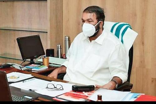 സംസ്ഥാനത്ത് സ്കൂളുകൾ തുറക്കുന്നത് ആലോചനയിലെന്ന് വിദ്യാഭ്യാസമന്ത്രി സംസ്ഥാനത്ത് സ്കൂളുകൾ തുറക്കുന്നത് ആലോചനയിലെന്ന് വിദ്യാഭ്യാസമന്ത്രി